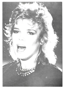 RARE / CARTE POSTALE - KIM WILDE / POSTCARD CARTOLINA POSTKARTE TARJETA POSTAL - Picture 1 of 2