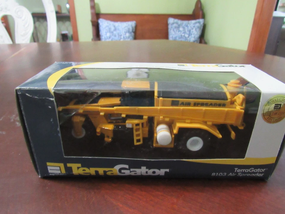 AGCO 1/64 TERRAGATOR 8103 AIR SPREADER - NIB - NEVER DISPLAYED - Image 1 of 4