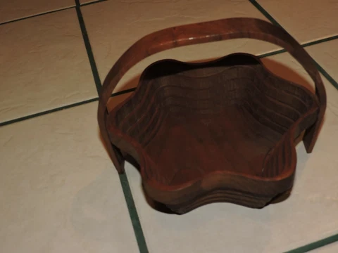 STAR SHAPED COLLAPSIBLE WOODEN BOWL 9X9 DARK FINISH Cover