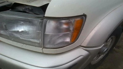 Driver Corner/Park Light Park Lamp-turn Signal Fits 98-02 ISUZU TROOPER 30973980 - Image 1 of 4