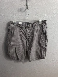 Volcom Shorts Mens Size 34 Inseam 9 Inches Gray $ Charcoal Gray Striped - Picture 1 of 10