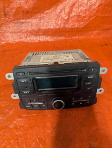 DACIA DUSTER MK1 SANDERO MK2 RADIO STEREO CD PLAYER HEAD UNIT & CODE - Picture 1 of 3