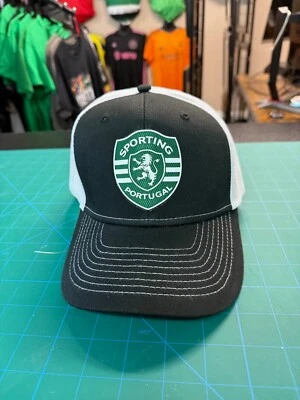 Gorra de fútbol Sporting Clube de Portugal ajustada pequeña mediana negra verde SCP Foto 1 de 2