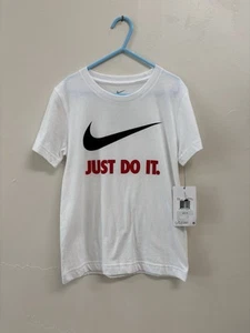 Boys Nike Tee Size 6 - Picture 1 of 3
