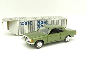 NZG 1/35 - Mercedes 230C 280 Este W123 Verde - Imagen 1 de 2