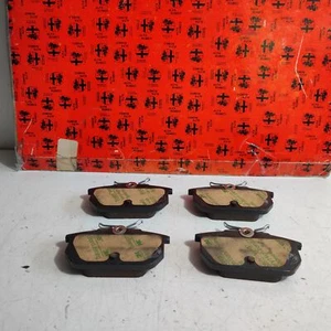 PASTIGLIE FRENO POSTERIORE ALFA ROMEO 33 ORIGINALE 60765020 - Foto 1 di 7
