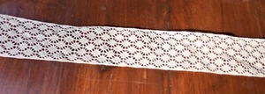 DENTELLE DU PUY AUX FUSEAUX MECANIQUES ENTRE-DEUX FIL FIN ECRU VENDU AU METRE* - Picture 1 of 1