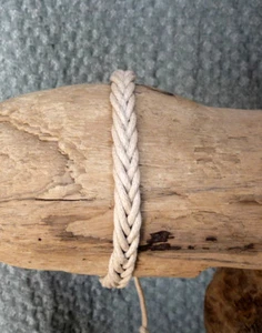 Pulsera Amistad Algodón Blanco Trenzado Ajustable N°2 - Imagen 1 de 2