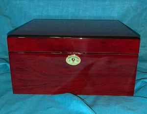 Bubinga Pattern Chess Box - Picture 1 of 7