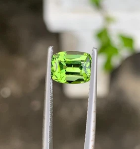 Premium 2.50ct Natural Peridot Cushion Cut Green Pakistani 9mm Loose Gemstone - Picture 1 of 16
