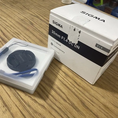 SIGMA 30mm F/1.4 DC DN Contemporary (Canon RF mount) APS-C -Near Mint- #352 - Image 1 of 4