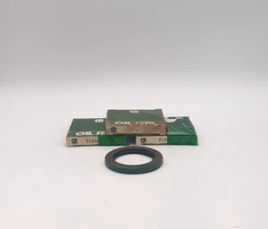 CR 21640 Oil Seal - Lot of 3 - Picture 1 of 4