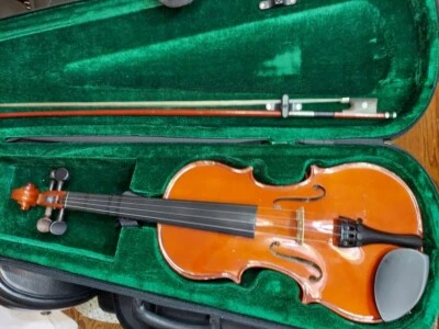 Anton Breton AB05 3/4 violin with case. Very Good Condition - Image 1 of 4