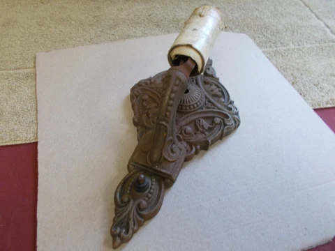 VINTAGE WALL SCONCE LIGHT CAST IRON ~ FOR PARTS  RESTORE ~ LIGHTING FIXTURE Cover