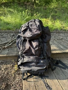 Explorer 85 Liter Teton Backpack Adjustable - Black - Picture 1 of 11