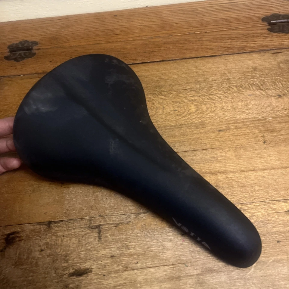 Sillín Vetta vintage 270 mm largo 163 mm ancho años 80 carretera híbrido turismo Foto 1 de 4