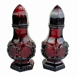 Vintage Avon Cape Cod Kollektion Rubinrot Glas Salz und Pfefferstreuer Urlaub - Bild 1 von 17