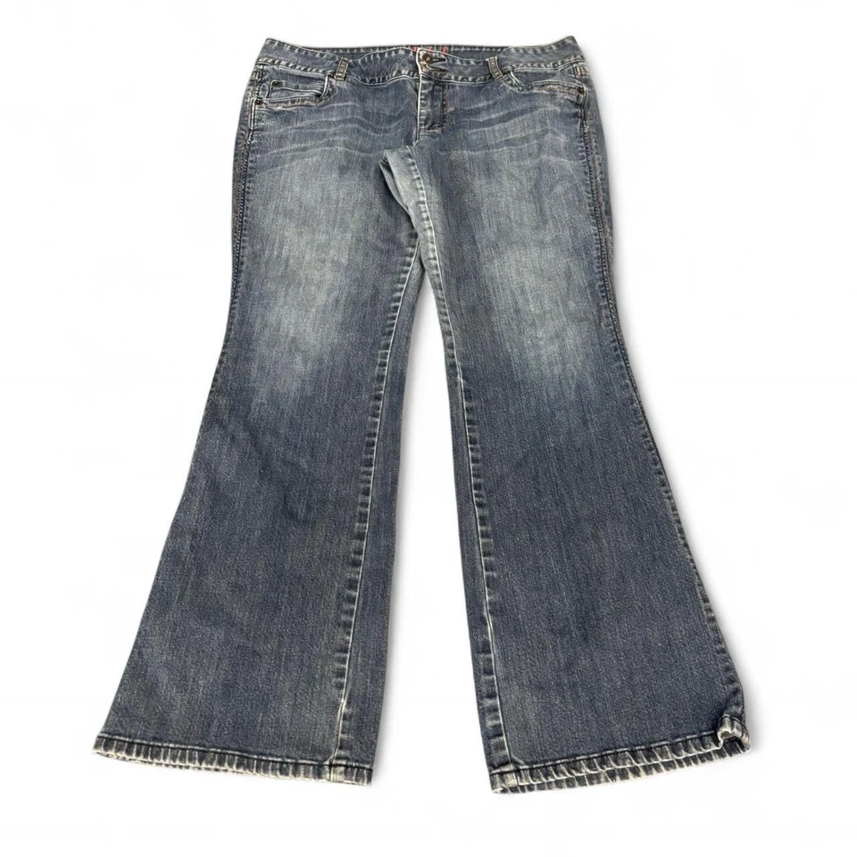 Vaqueros acampanados tiro bajo Y2K Elle talla 16R Grunge Indie Foto 1 de 4