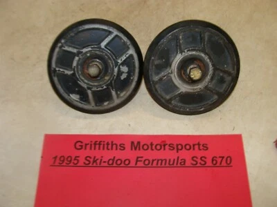 Ski-Doo Formula SS 670 1995 ruedas bogie exteriores ralentí con par de soportes OEM Foto 1 de 4