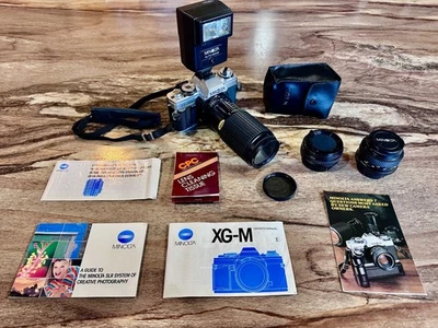 ¡Cámara fotográfica Minolta XG-M 35 mm SLR!!! 3 lentes, estuche Minolta 200, etc. Foto 1 de 4