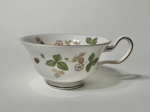 Wedgewood Bone China Wild Strawberry Teacup Replacement – No Saucer - Picture 1 of 3