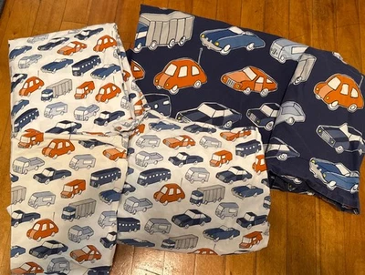 Juego de sábanas y edredón 5 piezas tamaño doble POTTERY BARN KIDS azul y blanco coches camiones Foto 1 de 4