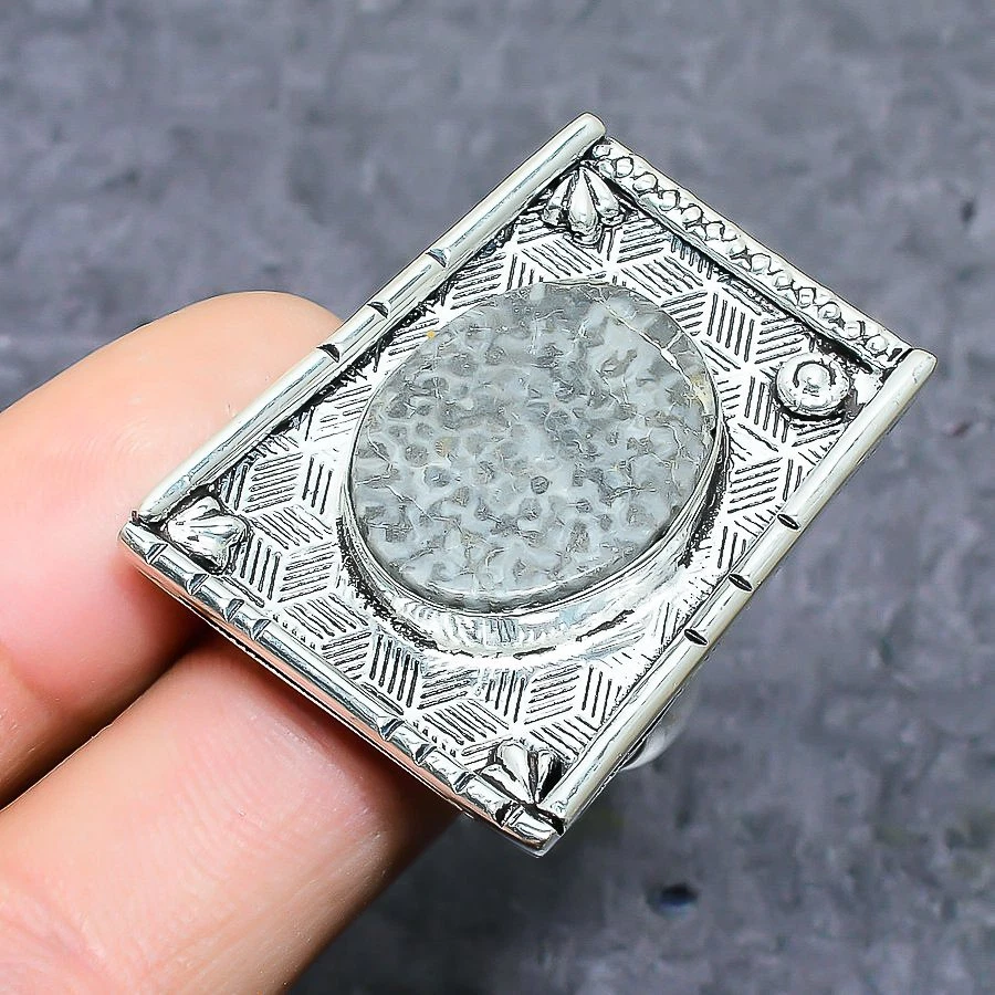 Anillo de joyería de plata de ley 925 hecho a mano con piedras preciosas de coral raya talla 9 c373 Foto 1 de 3