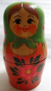 VINTAGE SET OF 5 RUSSIAN NESTING DOLLS, WOODEN STACKNG LADIES, HAND PAINTED - Picture 1 of 4