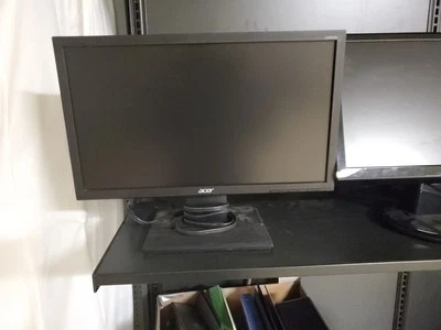 Acer V206HQL 21 in 1600 x 900 Widescreen LCD Monitor - Image 1 of 2