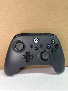 Controller cablato potenziato PowerA per Microsoft Xbox One/Series S/Series X nero - Foto 1 di 3