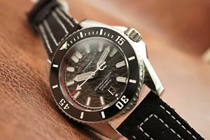 Orologio subacqueo automatico Neminus Xtreme Diver 300 Black Deadhead 44 mm - Foto 1 di 8