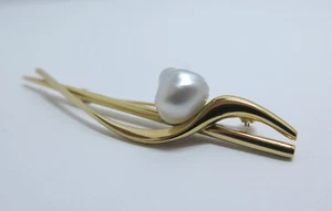 Broche australiano de oro amarillo de 18 k con perlas Keshi del Mar del Sur - Imagen 1 de 6