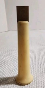 Vintage Knopflochschneider ohne Marke Zubehör Werkzeug cremefarbener Griff - Bild 1 von 4