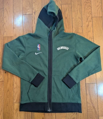 NBA Nike Milwaukee Bucks Zip Up Jacket Youth Size Medium - Image 1 of 4