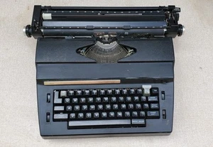 Sears the Corrector Electric Portable Typewriter - Picture 1 of 7