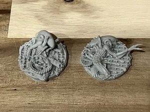 Prodos AVP The Hunt Begins Promo Alien Objective Tokens X2 Unpainted Figurine - Picture 1 of 7