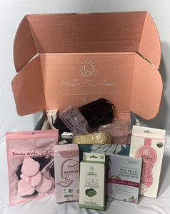 Beauty Mystery Box – 18 Pc Makeup, Skincare, Haircare, Cosmetics Gift Lot - Picture 1 of 3