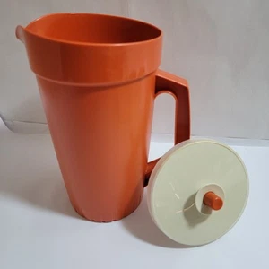 Vintage Tupperware 1970 orange 2 Qt Krug Druckknopf 800- 12 Deckel 1416-2 Tee - Bild 1 von 5