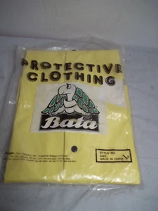 Bata Rain Jacket. Size L  NIB - Picture 1 of 2