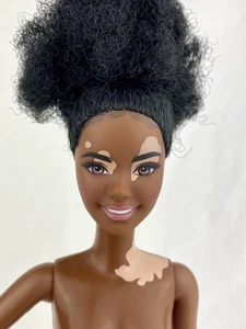 BARBIE Fashionistas #135 African American Vitaligo Replacement Project Doll - Picture 1 of 10