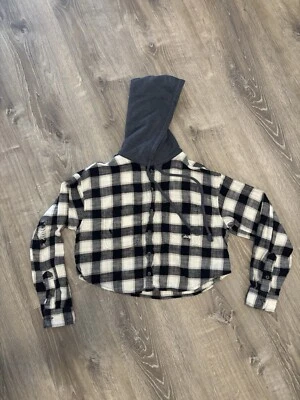 American Eagle  Women's Oversized Hooded Cropped Plaid Flannel Size Extra Small - Image 1 of 3