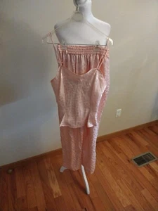 Victoria Secret Womans Pajamas Set Medium LT PINK TANK AND  Long Pant - Picture 1 of 11