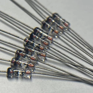 10 Piezas - AA133 - Diodos de Vidrio Germanio - Audio Fuzz - Vintage - NOS - Imagen 1 de 3