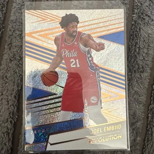 Revolución Panini 2024-25 - Joel Embiid #38 - Imagen 1 de 2