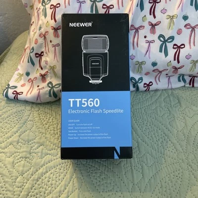 Neewer TT560 Flash Speedlite GN38 For Canon Nikon Panasonic Olympus Pentax   - Image 1 of 3