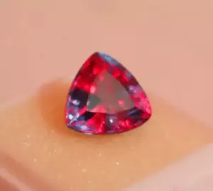 REAL ALEXANDRITE STONE Certified 10.26 Ct Color Change Alexandrite Trillion Cut - Picture 1 of 5