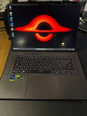 Gaming laptop ASUS ROG Zephyrus G16 240HZ Intel i9-13900H NVIDIA RTX4070 - Immagine 1 di 3