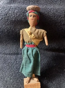 "Muñeca de pueblo hecha a mano con bebé en la espalda - Guatemala 6"" A" - Imagen 1 de 7