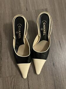 Classic CHANEL Black Beige Cap Toe Pointe Toe Mules Heels Size 38
