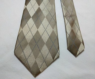 Geoffrey Beene Neck Tie 100% Silk 57.5"  Diamond Geometric Pattern Tan Taupe  Foto 1 de 4